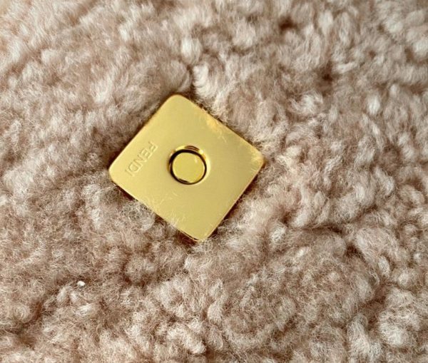 Fausse Fendi Baguette Moyen Sac en beige – Image 2