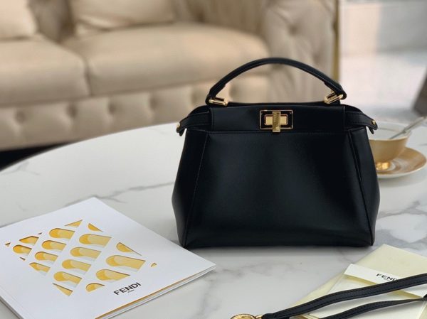 Fausse Fendi Peekaboo Mini Sac en cuir nappa noir – Image 5