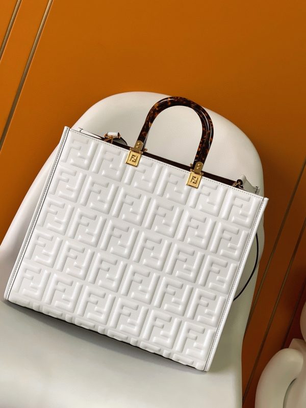 Réplique Fendi Sunshine Moyen Sac Cabas en cuir de veau blanc FF – Image 10