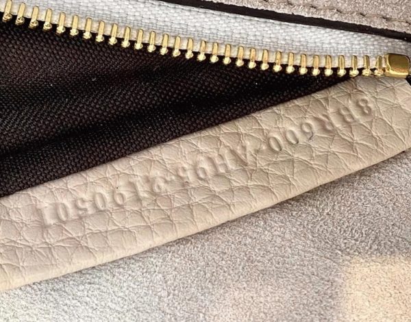 Réplique Fendi Baguette Moyen Sac en blanc – Image 3
