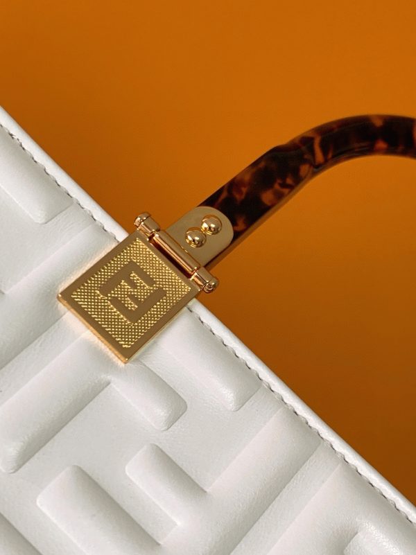 Réplique Fendi Sunshine Moyen Sac Cabas en cuir de veau blanc FF – Image 6