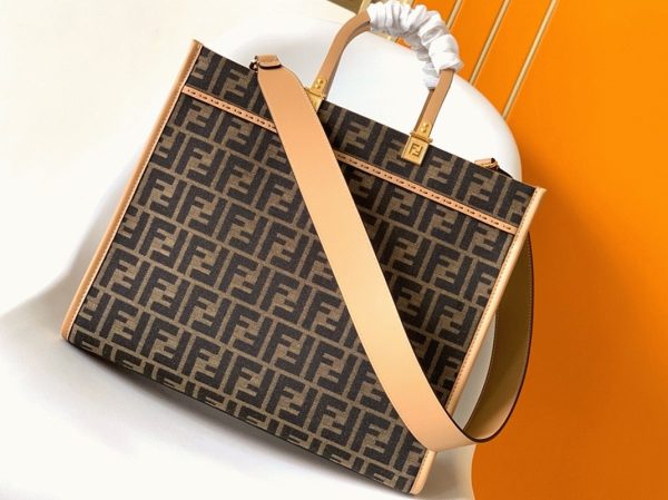 Contrefaçon Fendi Sunshine Moyen Sac Cabas en tissu jacquard brun FF – Image 6