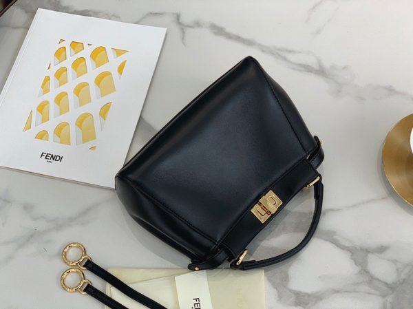 Fausse Fendi Peekaboo Mini Sac en cuir nappa noir – Image 3