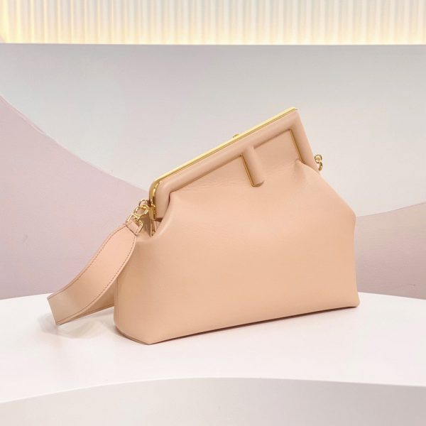 Réplique Fendi First Moyen Sac en cuir nappa rose poudré – Image 2