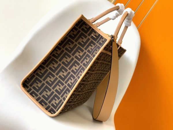 Contrefaçon Fendi Sunshine Moyen Sac Cabas en tissu jacquard brun FF – Image 3