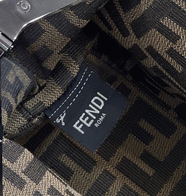 Contrefaçon Fendi First Petit Sac en argent – Image 4