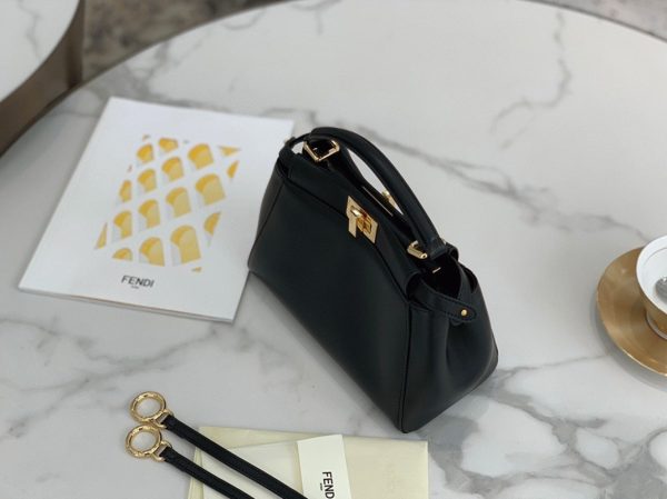 Fausse Fendi Peekaboo Mini Sac en cuir nappa noir – Image 2