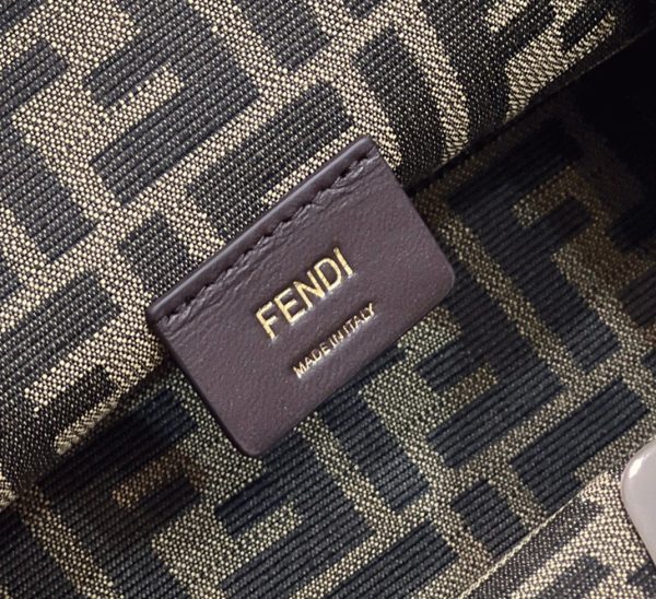 Contrefaçon Fendi First Petit Sac en argent – Image 2