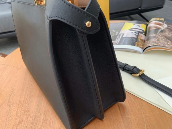 Fausse Fendi Peekaboo ISeeU Moyen Sac en cuir de veau noir – Image 6