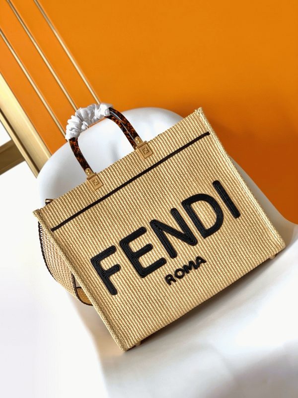Réplique Fendi Sunshine Moyen Sac Cabas en paille naturelle et cuir noir – Image 4