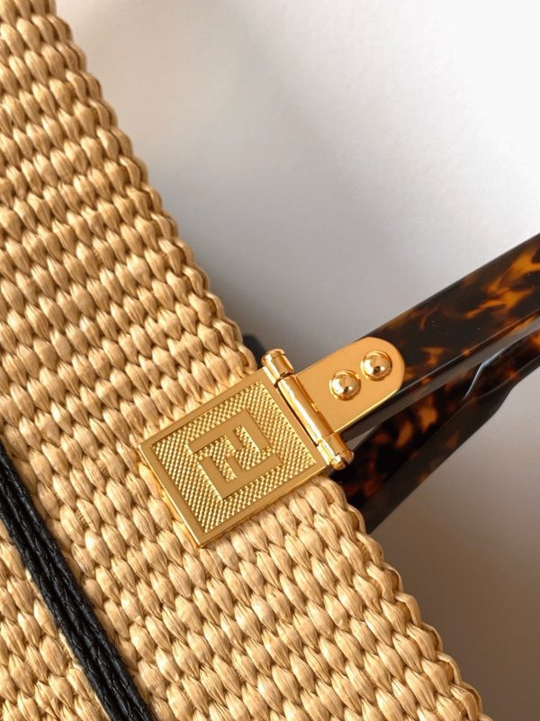 Réplique Fendi Sunshine Moyen Sac Cabas en paille naturelle et cuir noir – Image 2