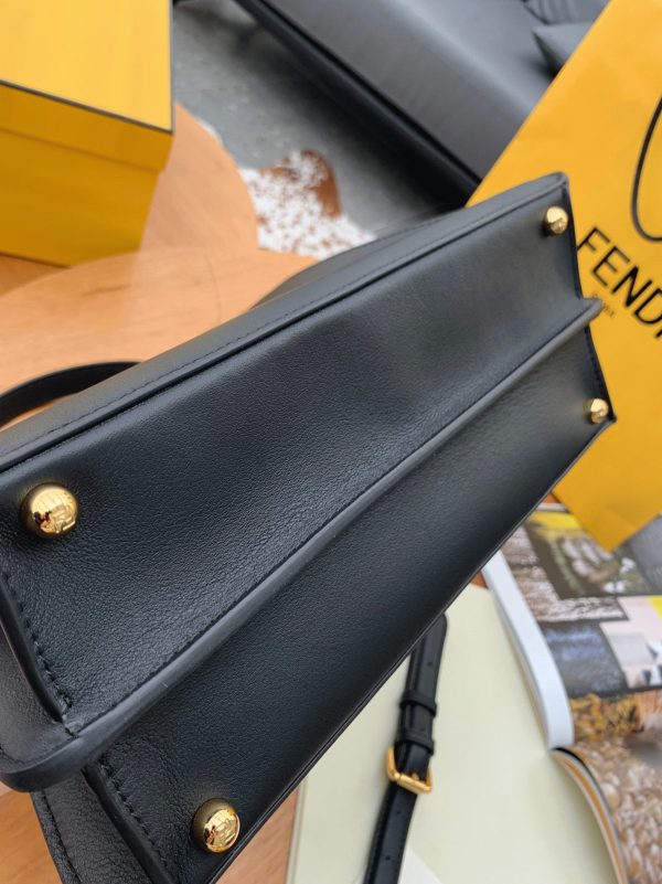 Fausse Fendi Peekaboo ISeeU Moyen Sac en cuir de veau noir – Image 5