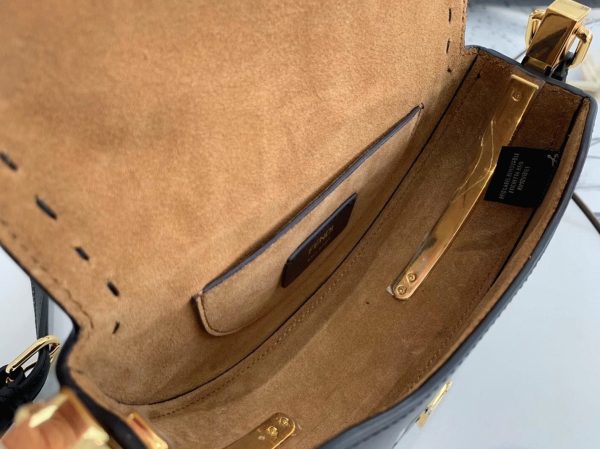 Fausse Fendi Moonlight Sac Saddle en cuir de veau noir – Image 8
