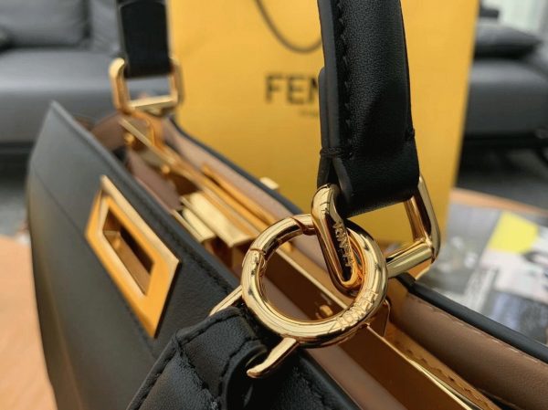 Fausse Fendi Peekaboo ISeeU Moyen Sac en cuir de veau noir – Image 2