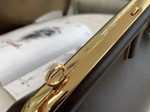 Contrefaçon Fendi First Petit Sac en brun foncé – Image 3