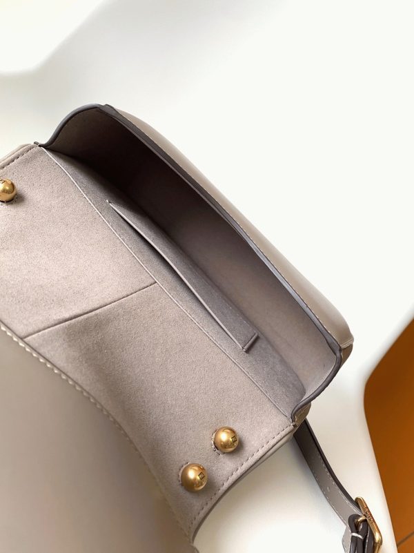 Réplique Fendi C’mon Moyen Sac en gris – Image 4