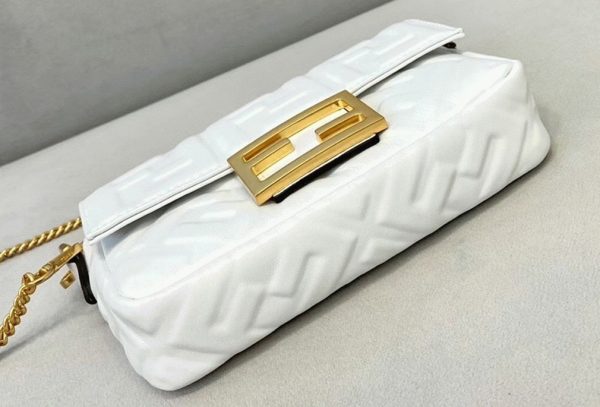 Contrefaçon Fendi Baguette Petit Sac en FF blanc – Image 2