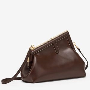Contrefaçon Fendi First Moyen Sac en cuir nappa brun foncé