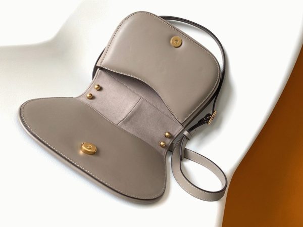 Réplique Fendi C’mon Moyen Sac en gris – Image 2