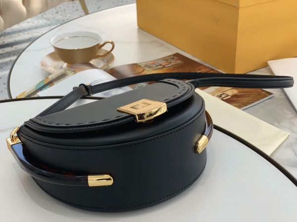 Fausse Fendi Moonlight Sac Saddle en cuir de veau noir – Image 3