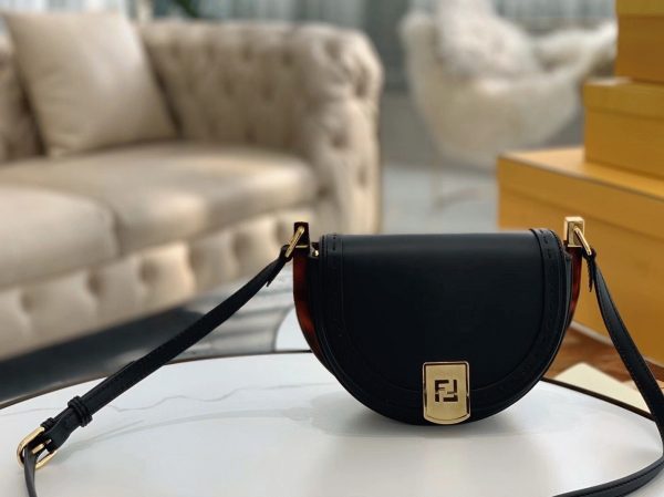 Fausse Fendi Moonlight Sac Saddle en cuir de veau noir – Image 2