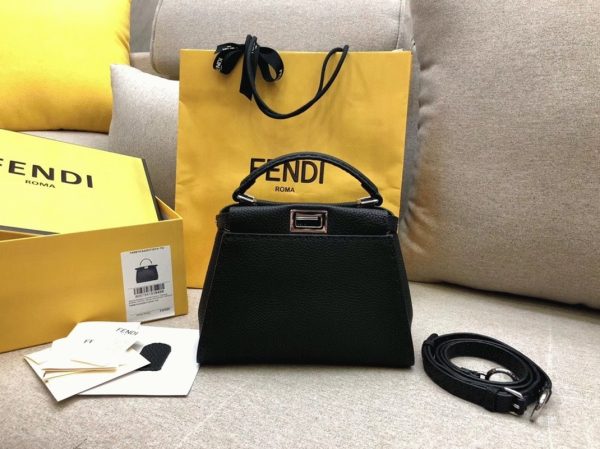 Fausse Fendi Peekaboo Mini Selleria Sac en cuir romano noir – Image 3
