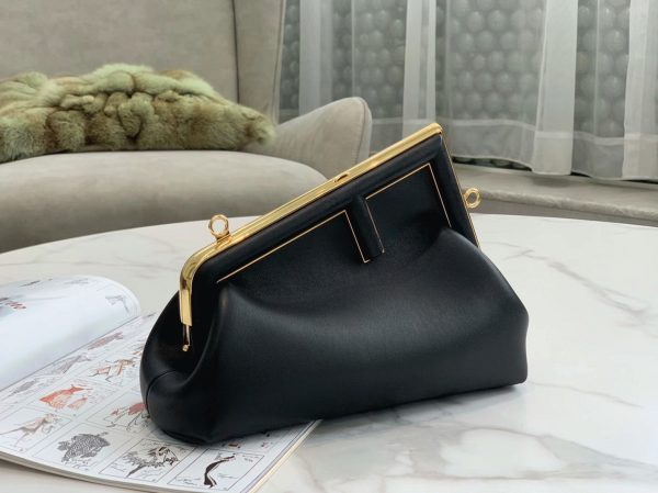 Réplique Fendi First Moyen Sac en cuir nappa noir – Image 10