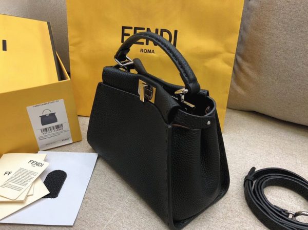 Fausse Fendi Peekaboo Mini Selleria Sac en cuir romano noir – Image 10