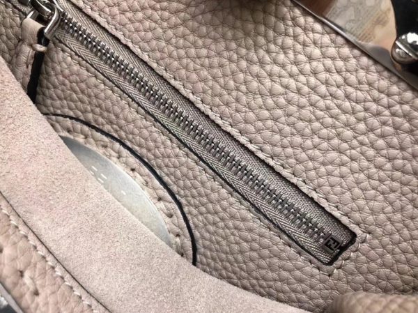Contrefaçon Fendi Peekaboo Mini Selleria Sac gris avec poignée en cuir de python – Image 8