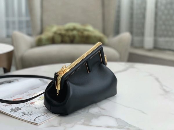 Contrefaçon Fendi First Petit Sac en noir – Image 4