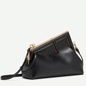 Contrefaçon Fendi First Petit Sac en noir