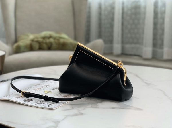 Contrefaçon Fendi First Petit Sac en noir – Image 3