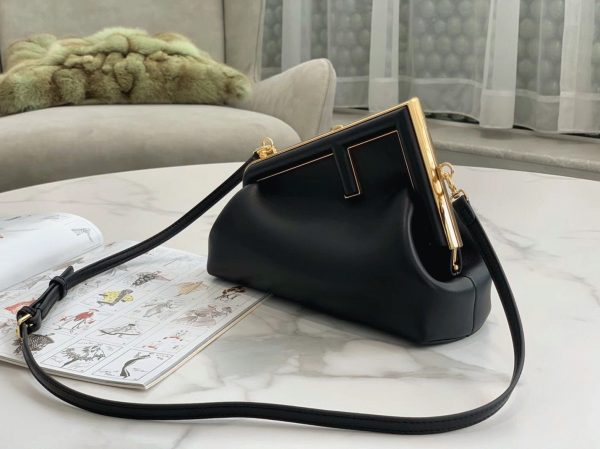 Contrefaçon Fendi First Petit Sac en noir – Image 10