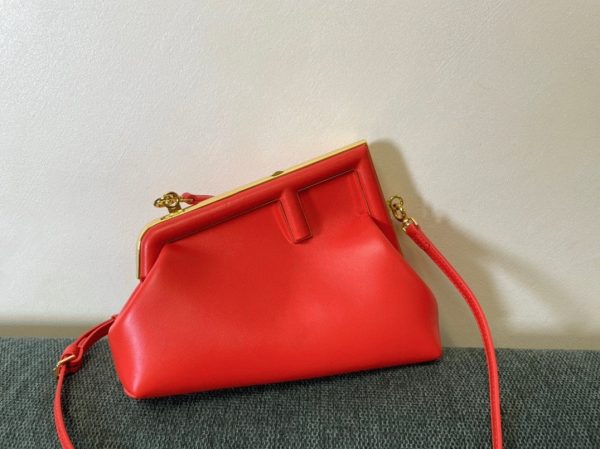Fausse Fendi First Petit Sac en rouge – Image 6