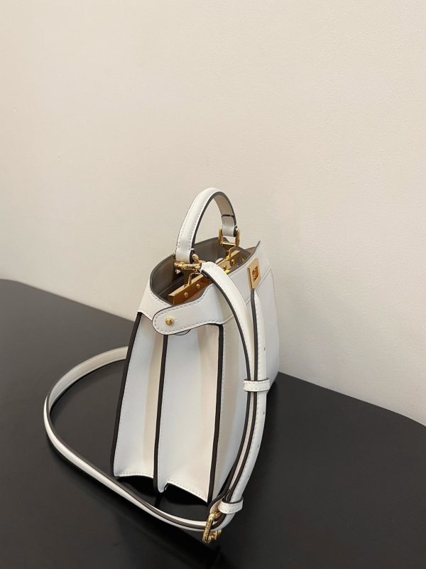 Fausse Fendi Peekaboo ISeeU Petit Sac en cuir de veau blanc – Image 10