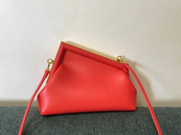 Fausse Fendi First Petit Sac en rouge – Image 2