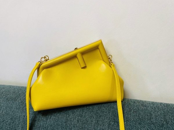 Réplique Fendi First Petit Sac en jaune – Image 10