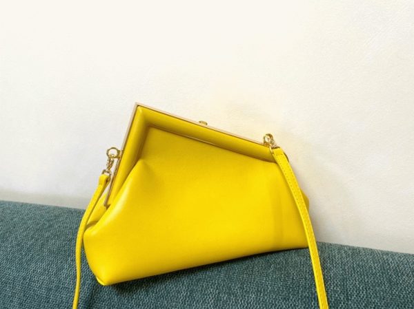 Réplique Fendi First Petit Sac en jaune – Image 9