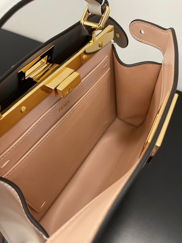 Fausse Fendi Peekaboo ISeeU Petit Sac en cuir de veau blanc – Image 6
