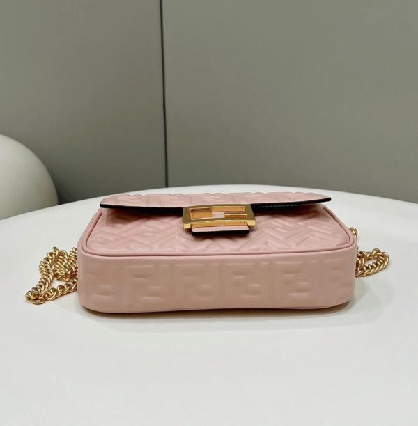 Fausse Fendi Baguette Chaîne Sac Midi en poudre – Image 7