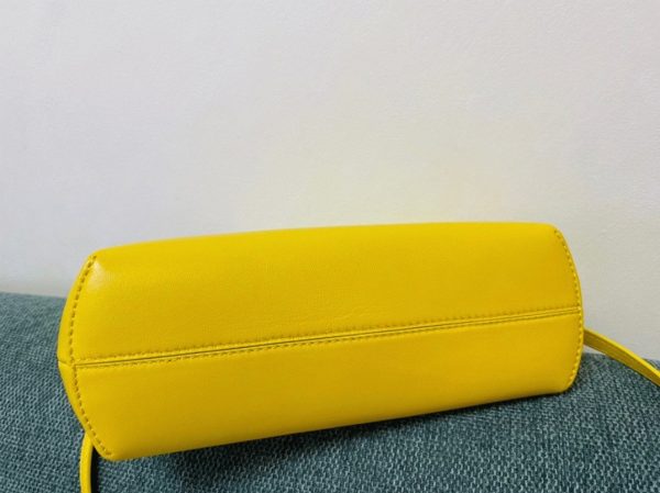 Réplique Fendi First Petit Sac en jaune – Image 8