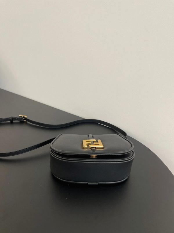 Fausse Fendi C’mon Petit Sac en noir – Image 2