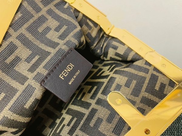 Réplique Fendi First Petit Sac en jaune – Image 7