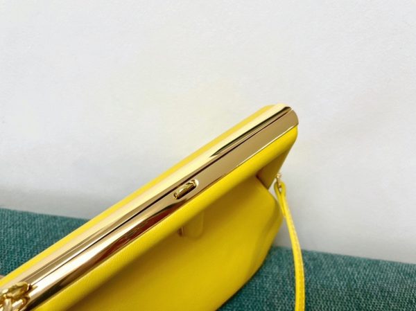Réplique Fendi First Petit Sac en jaune – Image 5
