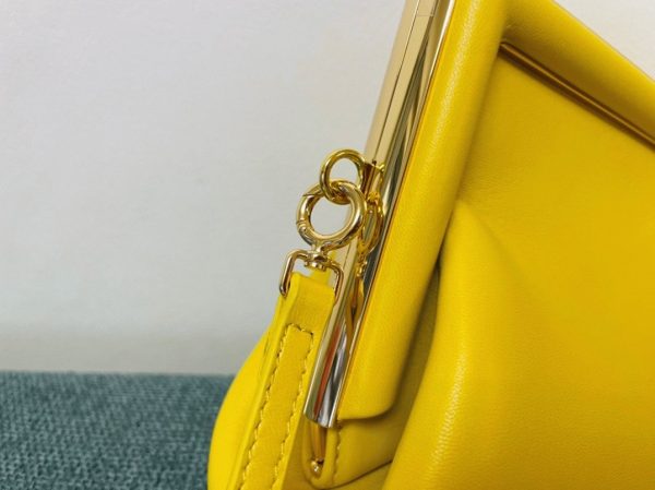 Réplique Fendi First Petit Sac en jaune – Image 2