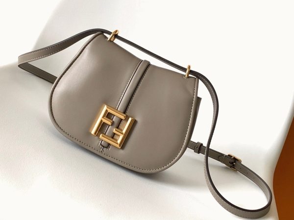 Réplique Fendi C’mon Petit Sac en gris – Image 2