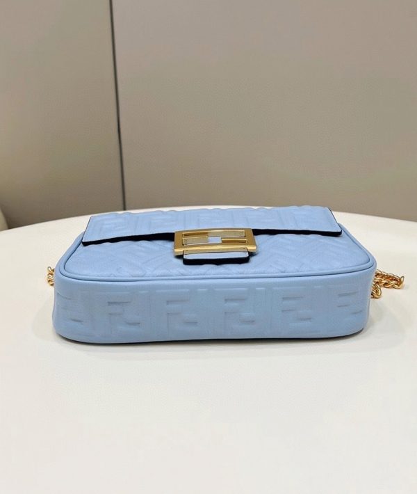 Fausse Fendi Baguette Chaîne Sac Midi en bleu – Image 6
