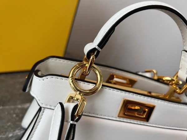 Fausse Fendi Peekaboo ISeeU Petit Sac en cuir nappa blanc – Image 3