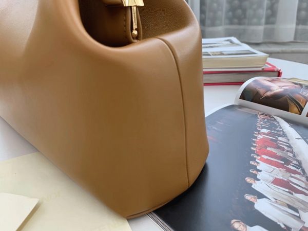 Fausse Fendi First Moyen Sac en cuir nappa brun – Image 3