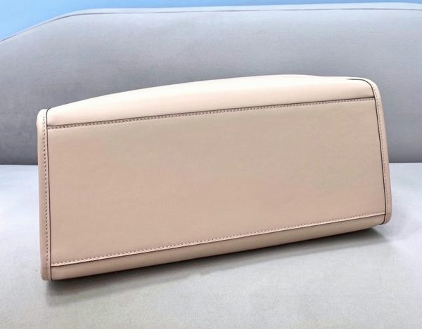 Contrefaçon Fendi Sunshine Moyen Sac Cabas en cuir de veau beige – Image 5